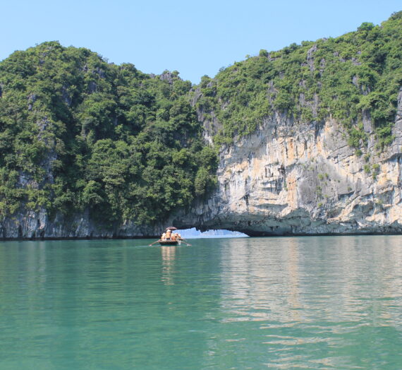 Halong bay – to cruise or not to cruise