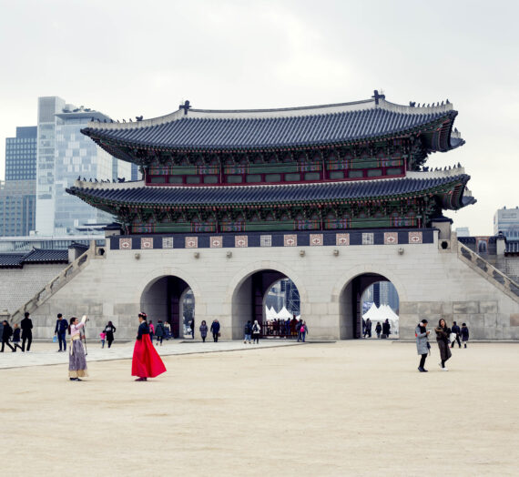 Best areas for young travelers to hangout in Seoul